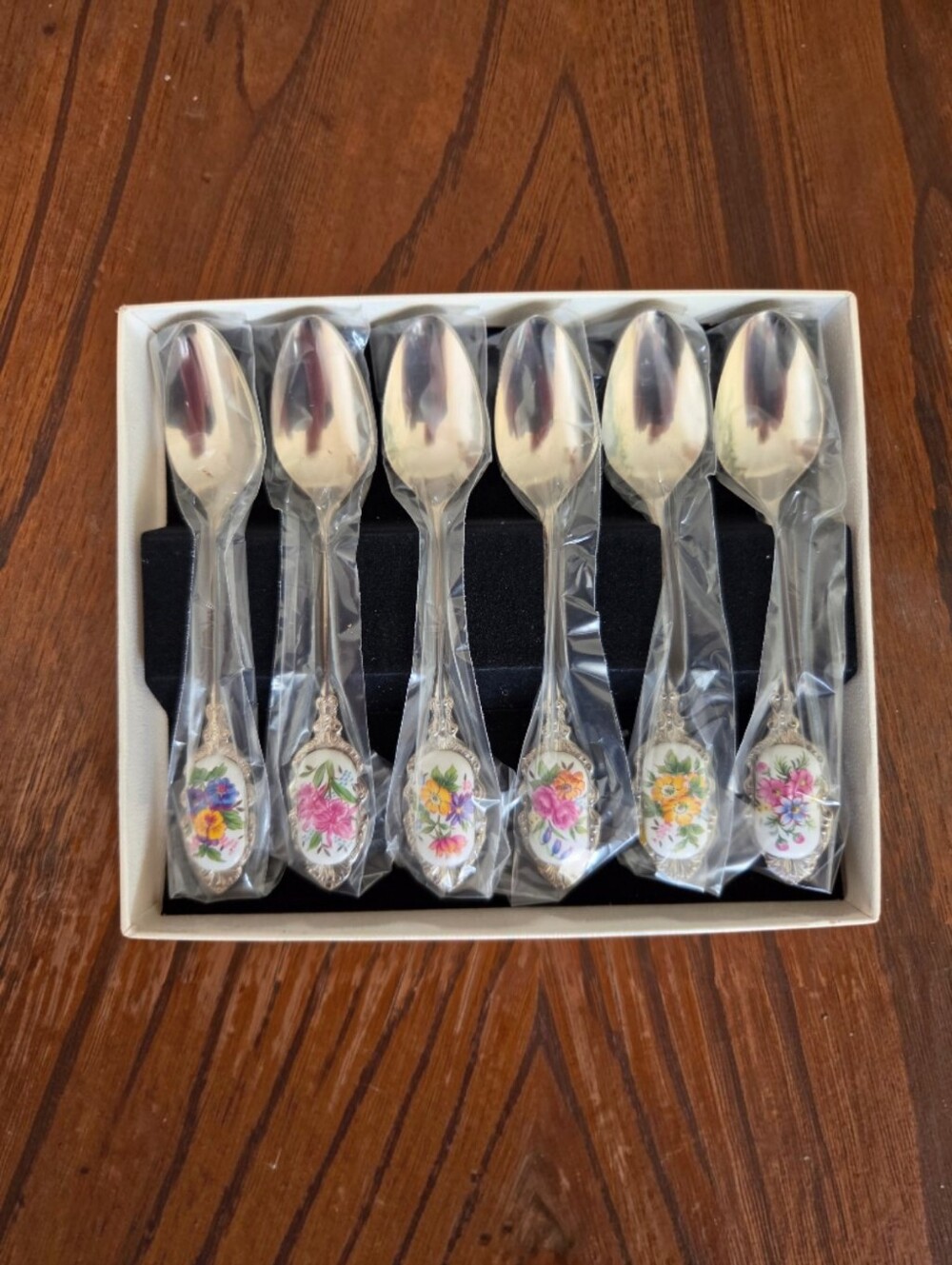 Vintage Japanese Boxed Cameo Spoon Set - Porcelain Floral Insert Teaspoons
